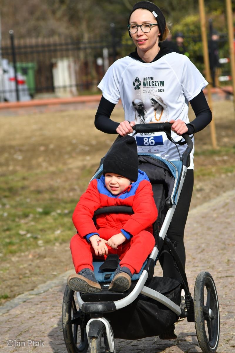 Zdjęcie w galerii na portalu naszraciborz.pl: Blisko 100 uczestników na starcie XIV Biegu Tropem Wilczym w Raciborzu wiadomości z regionu