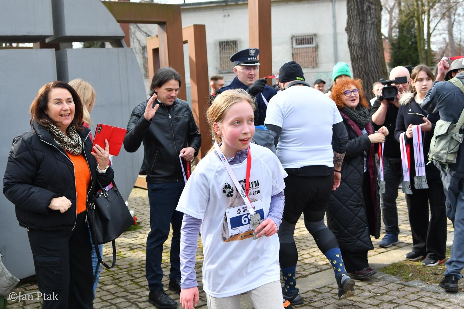 Zdjęcie w galerii na portalu naszraciborz.pl: Blisko 100 uczestników na starcie XIV Biegu Tropem Wilczym w Raciborzu wiadomości z regionu