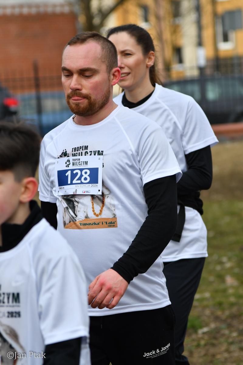 Zdjęcie w galerii na portalu naszraciborz.pl: Blisko 100 uczestników na starcie XIV Biegu Tropem Wilczym w Raciborzu wiadomości z regionu