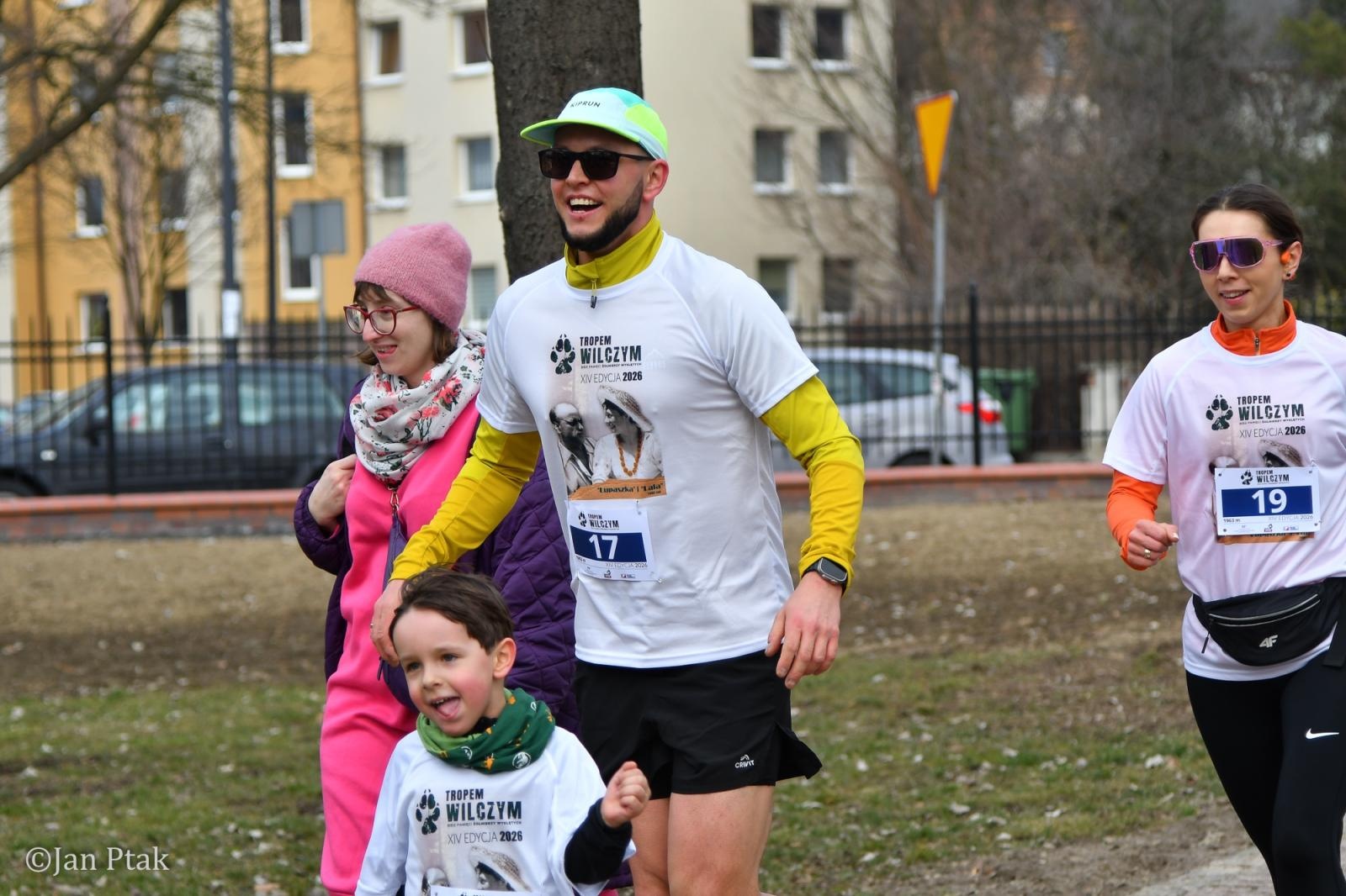 Zdjęcie w galerii na portalu naszraciborz.pl: Blisko 100 uczestników na starcie XIV Biegu Tropem Wilczym w Raciborzu wiadomości z regionu