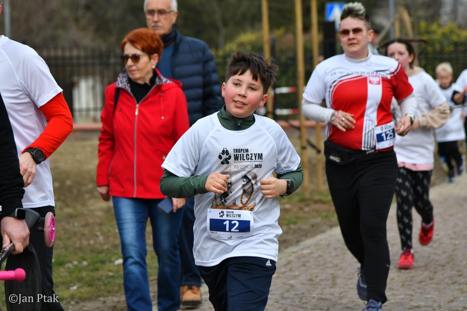 Zdjęcie w galerii na portalu naszraciborz.pl: Blisko 100 uczestników na starcie XIV Biegu Tropem Wilczym w Raciborzu wiadomości z regionu