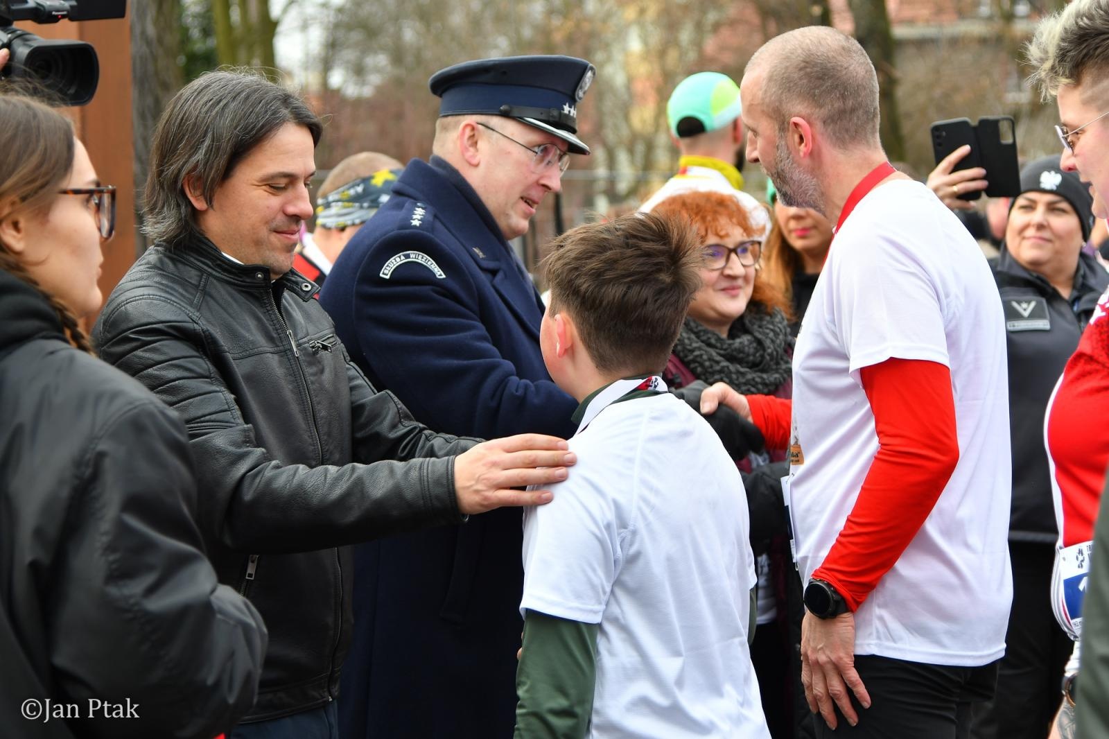 Zdjęcie w galerii na portalu naszraciborz.pl: Blisko 100 uczestników na starcie XIV Biegu Tropem Wilczym w Raciborzu wiadomości z regionu