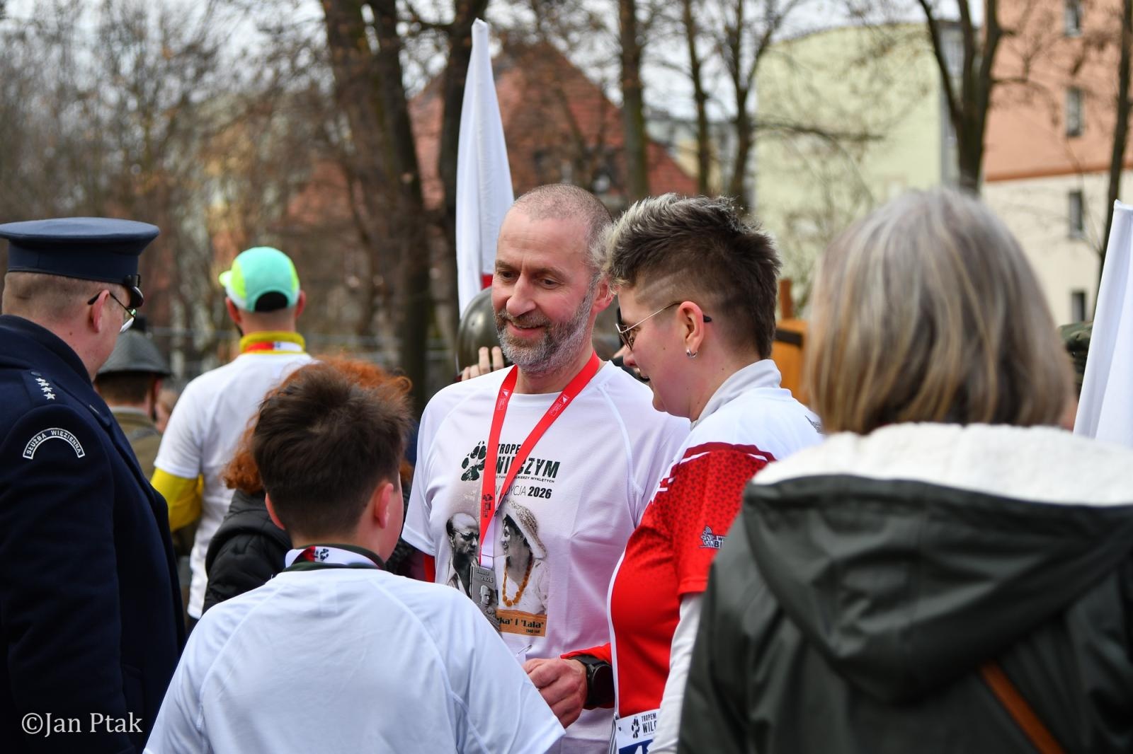 Zdjęcie w galerii na portalu naszraciborz.pl: Blisko 100 uczestników na starcie XIV Biegu Tropem Wilczym w Raciborzu wiadomości z regionu