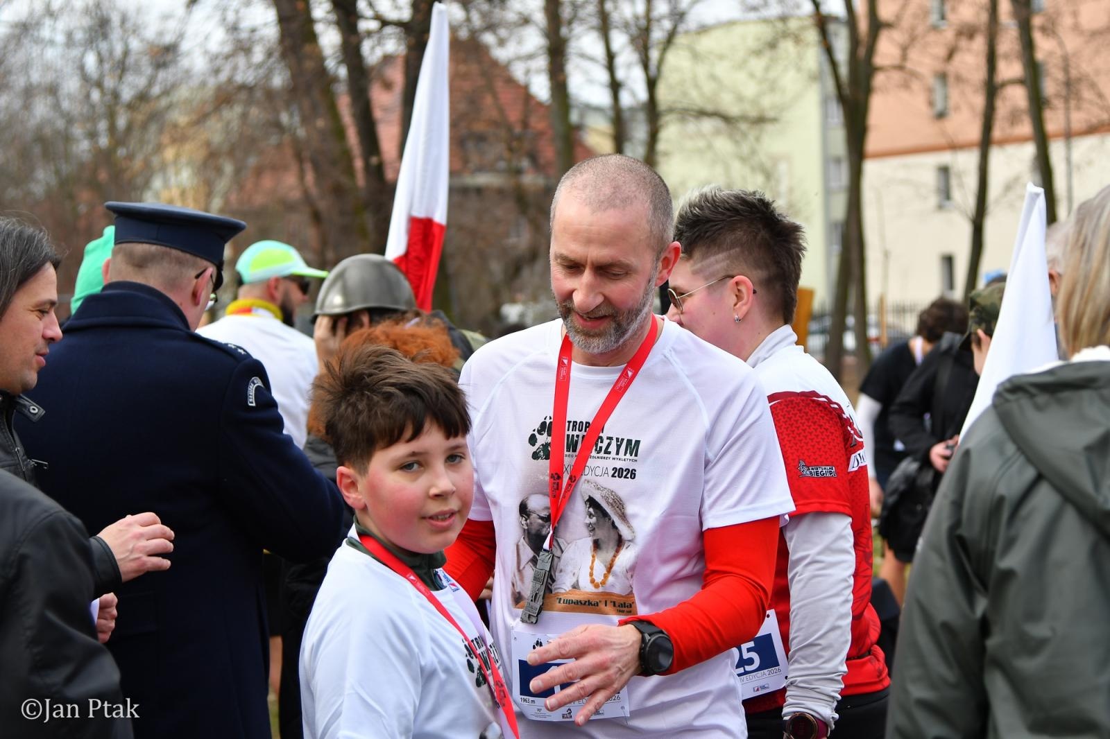 Zdjęcie w galerii na portalu naszraciborz.pl: Blisko 100 uczestników na starcie XIV Biegu Tropem Wilczym w Raciborzu wiadomości z regionu