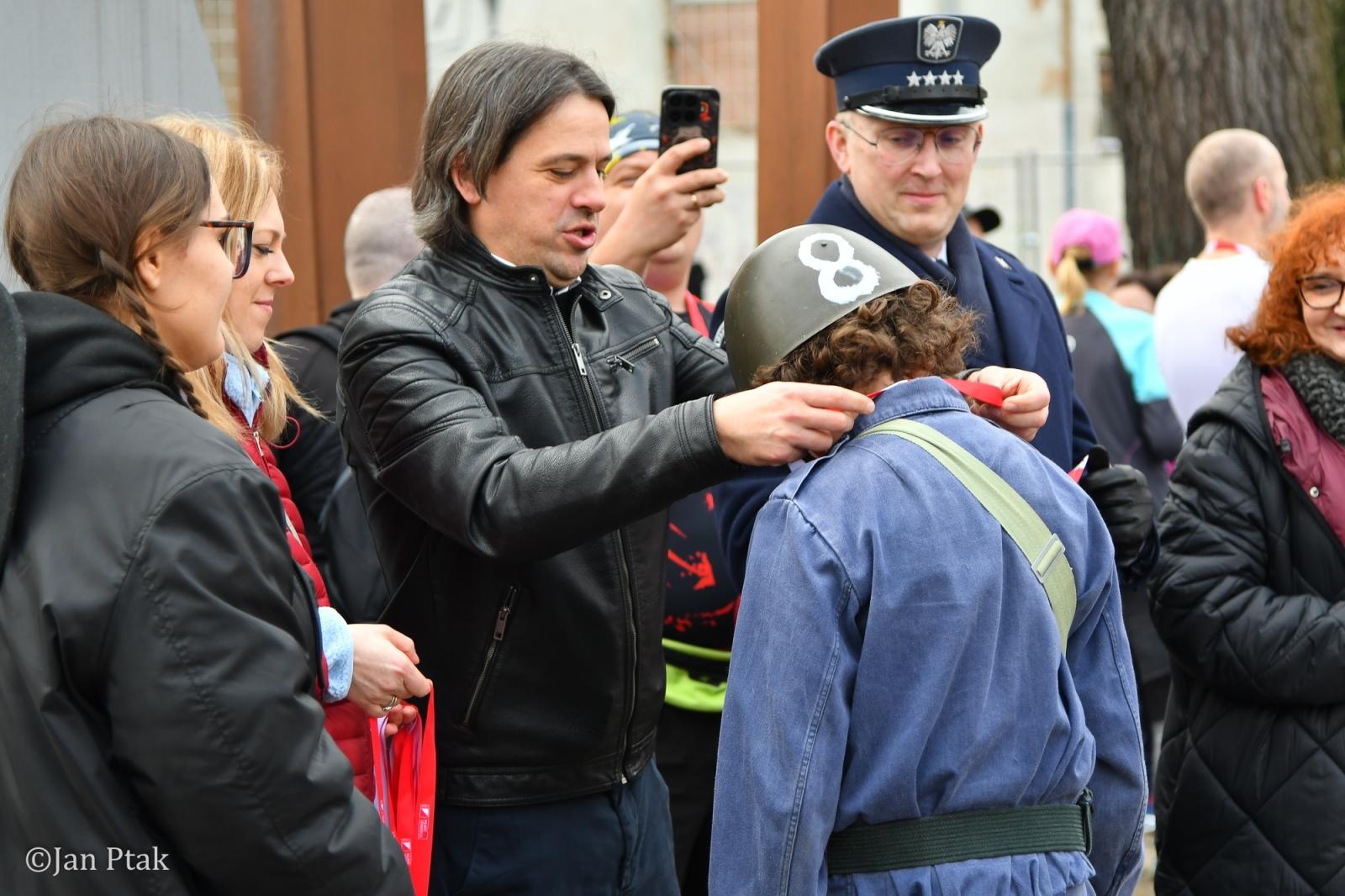 Zdjęcie w galerii na portalu naszraciborz.pl: Blisko 100 uczestników na starcie XIV Biegu Tropem Wilczym w Raciborzu wiadomości z regionu