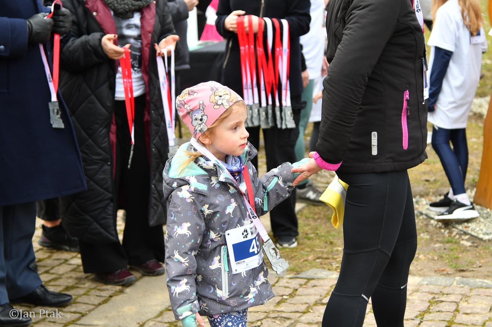 Zdjęcie w galerii na portalu naszraciborz.pl: Blisko 100 uczestników na starcie XIV Biegu Tropem Wilczym w Raciborzu wiadomości z regionu