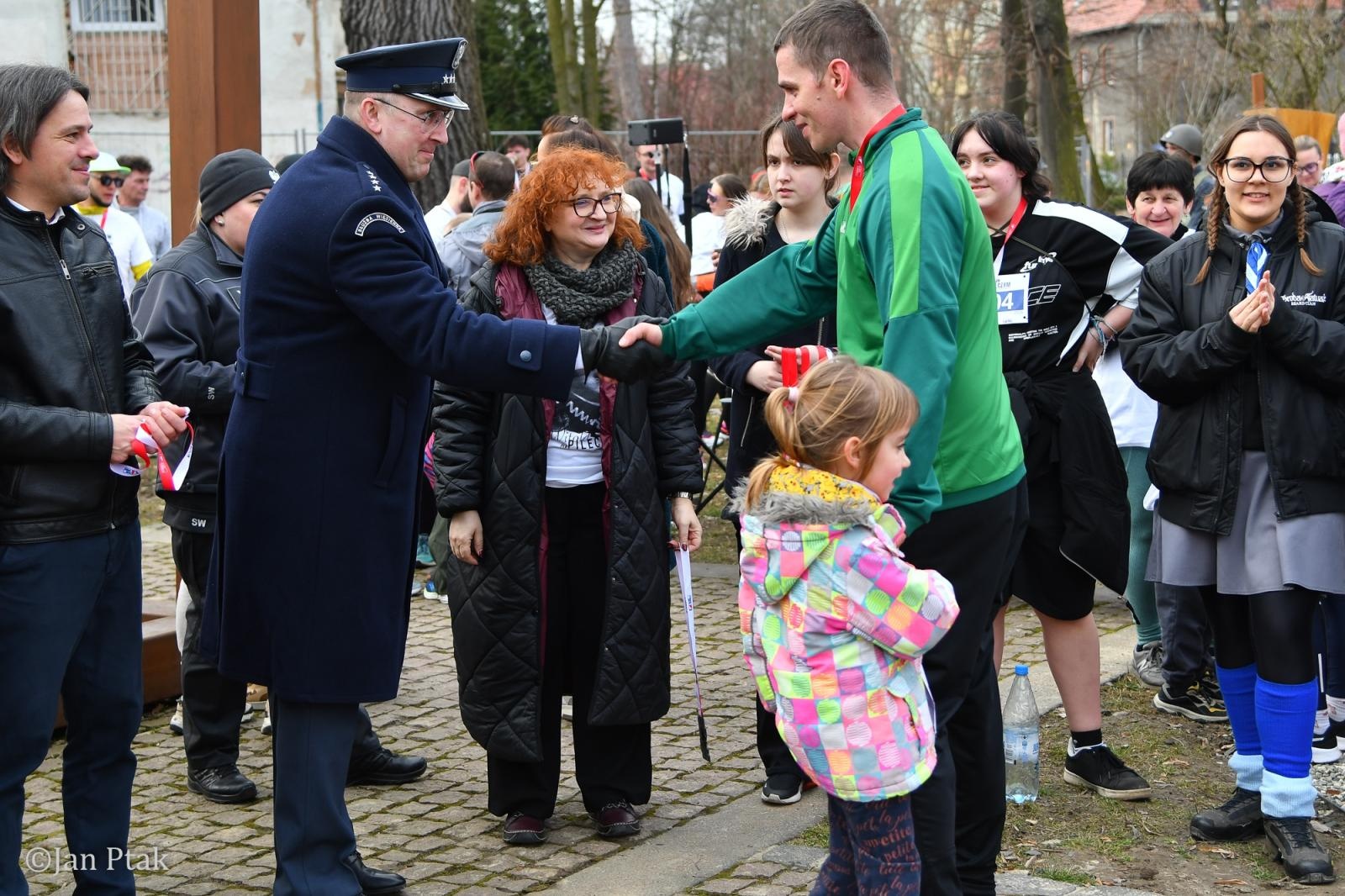 Zdjęcie w galerii na portalu naszraciborz.pl: Blisko 100 uczestników na starcie XIV Biegu Tropem Wilczym w Raciborzu wiadomości z regionu
