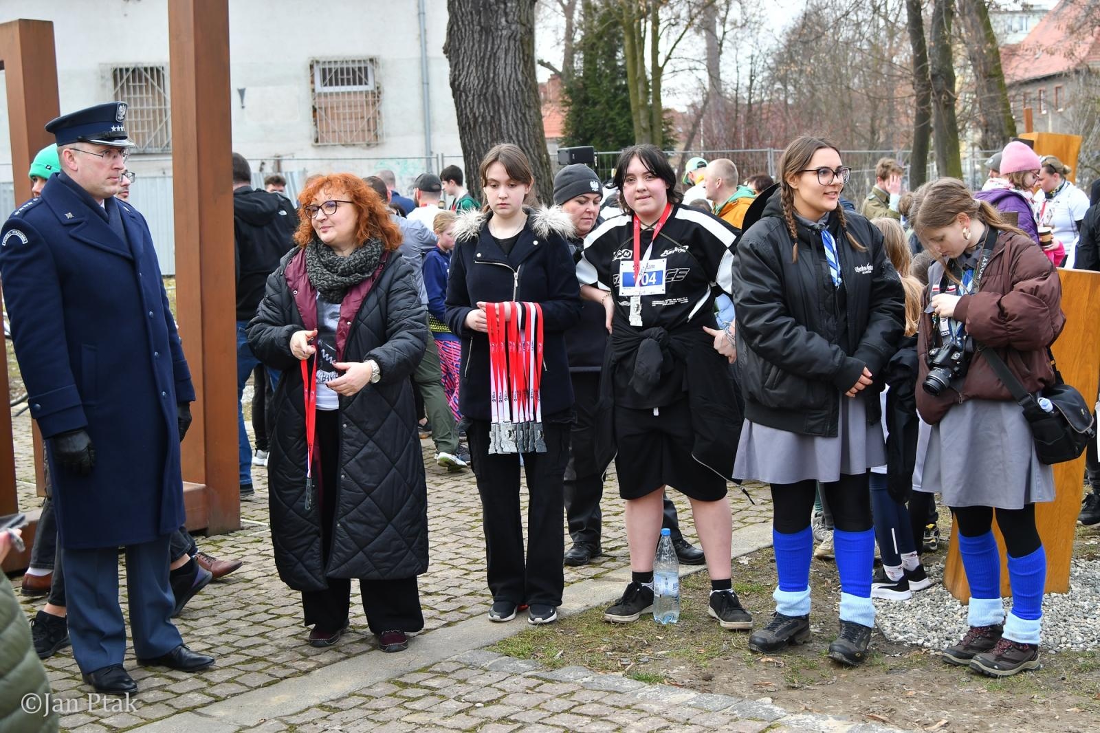 Zdjęcie w galerii na portalu naszraciborz.pl: Blisko 100 uczestników na starcie XIV Biegu Tropem Wilczym w Raciborzu wiadomości z regionu