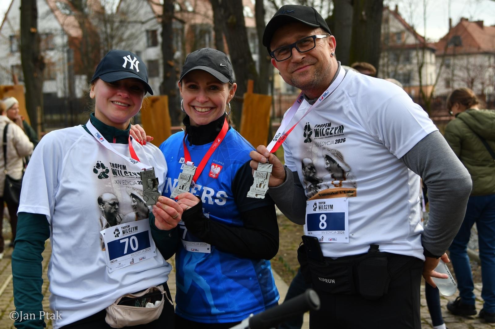Zdjęcie w galerii na portalu naszraciborz.pl: Blisko 100 uczestników na starcie XIV Biegu Tropem Wilczym w Raciborzu wiadomości z regionu
