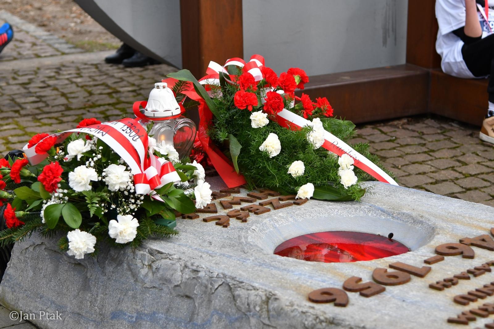 Zdjęcie w galerii na portalu naszraciborz.pl: Blisko 100 uczestników na starcie XIV Biegu Tropem Wilczym w Raciborzu wiadomości z regionu