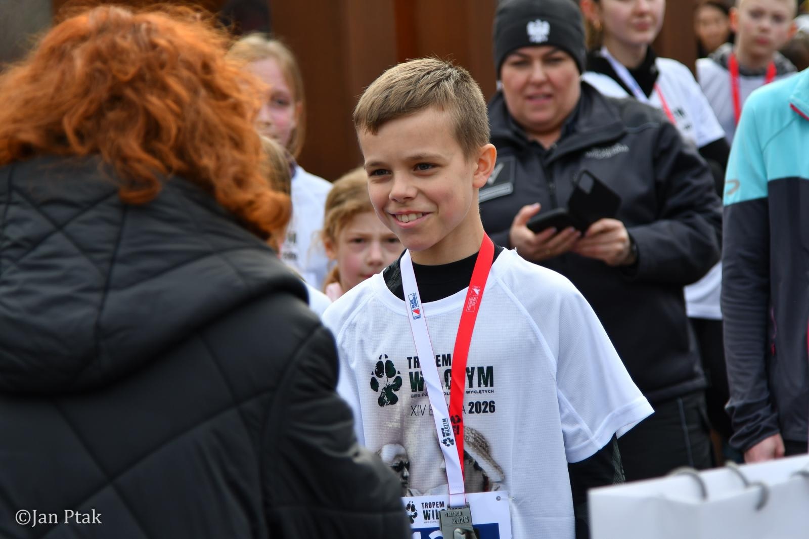 Zdjęcie w galerii na portalu naszraciborz.pl: Blisko 100 uczestników na starcie XIV Biegu Tropem Wilczym w Raciborzu wiadomości z regionu