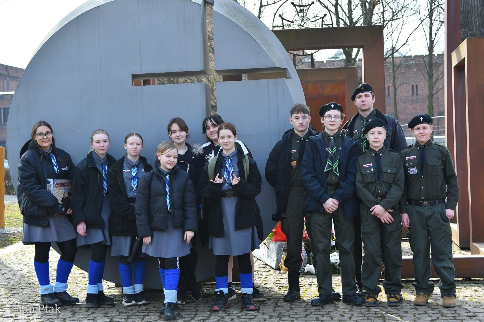 Zdjęcie w galerii na portalu naszraciborz.pl: Blisko 100 uczestników na starcie XIV Biegu Tropem Wilczym w Raciborzu wiadomości z regionu