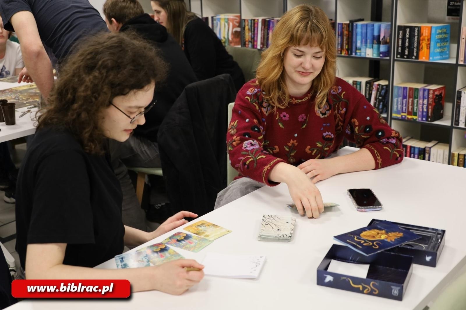 Zdjęcie w galerii na portalu naszraciborz.pl: Nie spać, grać! Noc z Grami bez prądu na Stacji Młodych wiadomości z regionu