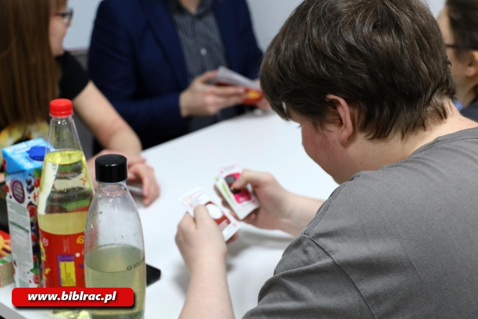 Zdjęcie w galerii na portalu naszraciborz.pl: Nie spać, grać! Noc z Grami bez prądu na Stacji Młodych wiadomości z regionu