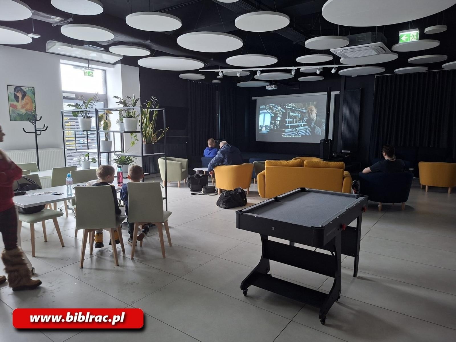 Zdjęcie w galerii na portalu naszraciborz.pl: Komiksowe Ferie w filiach bibliotecznych wiadomości z regionu