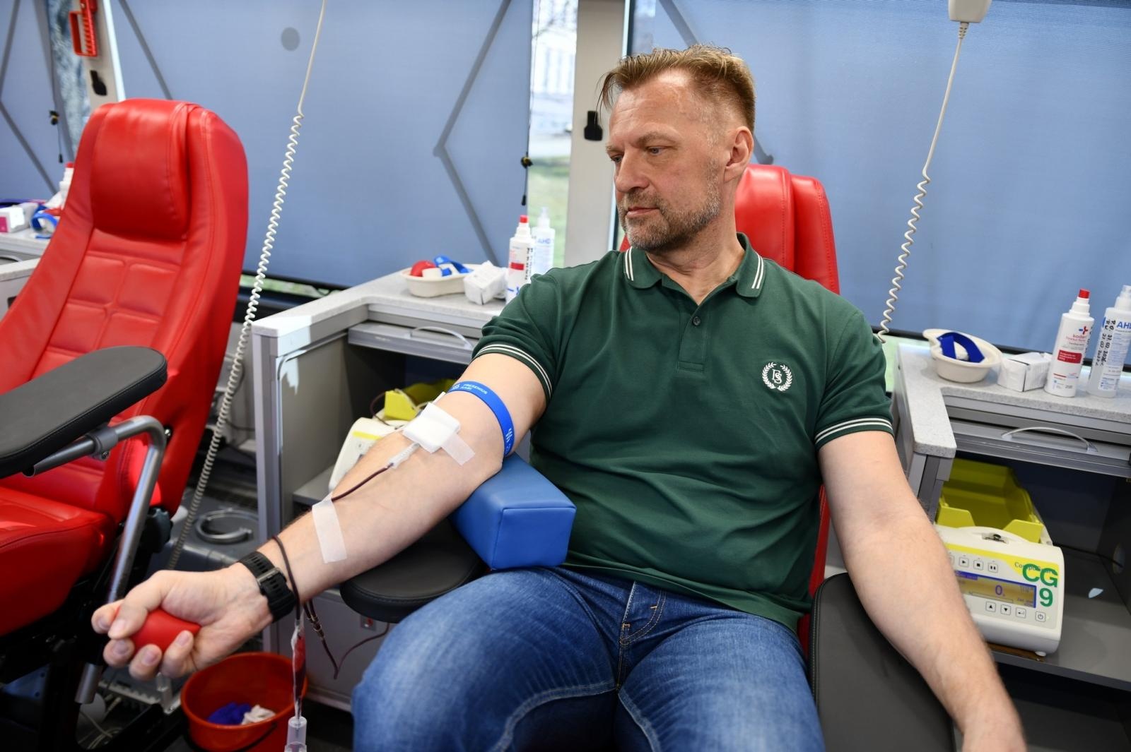 Zdjęcie w galerii na portalu naszraciborz.pl: Pierwsza tegoroczna akcja zbiórki krwi w Śląskim Oddziale SG wiadomości z regionu