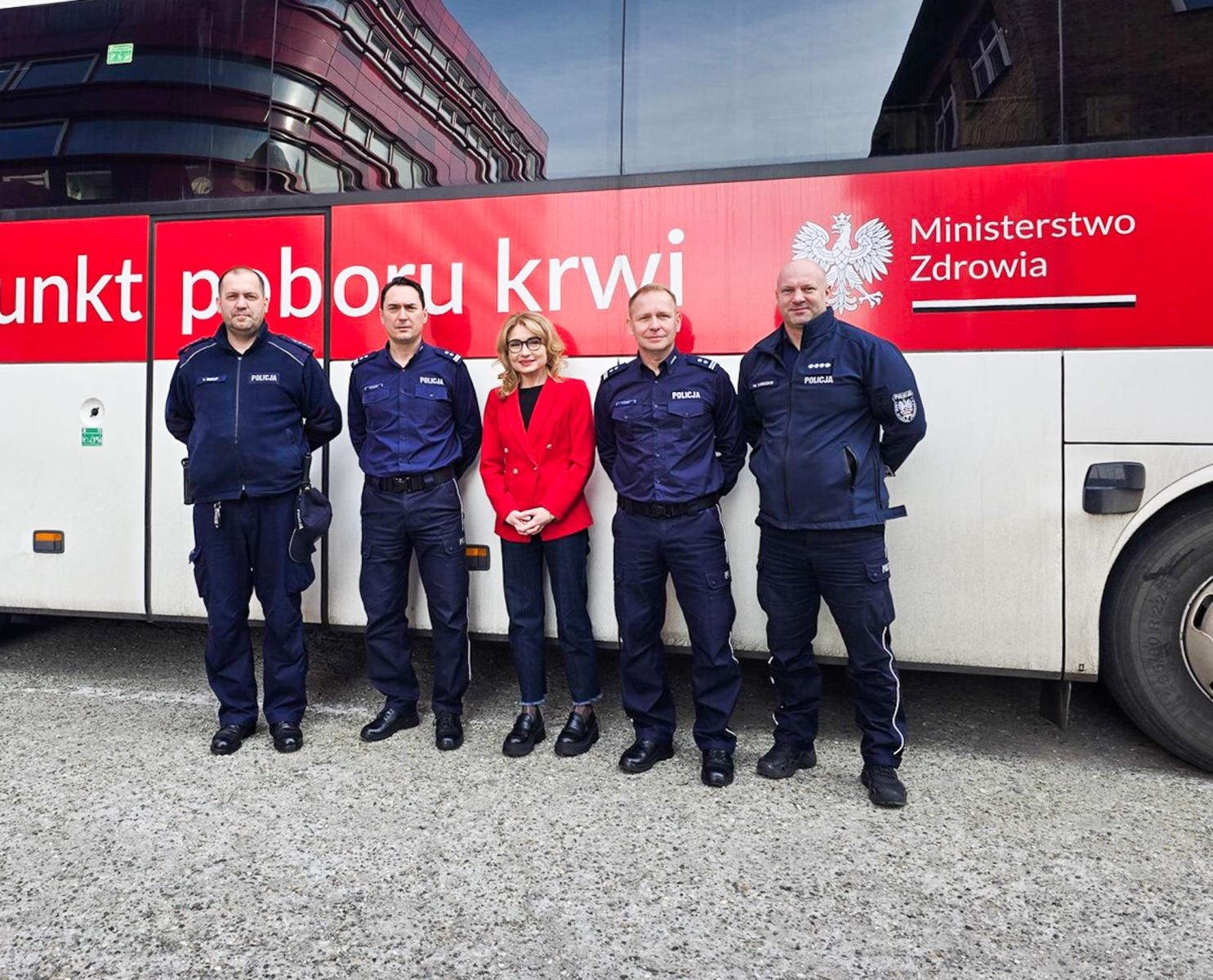 Zdjęcie w galerii na portalu naszraciborz.pl: Policyjna Kropla Krwi w raciborskim centrum krwiodawstwa wiadomości z regionu