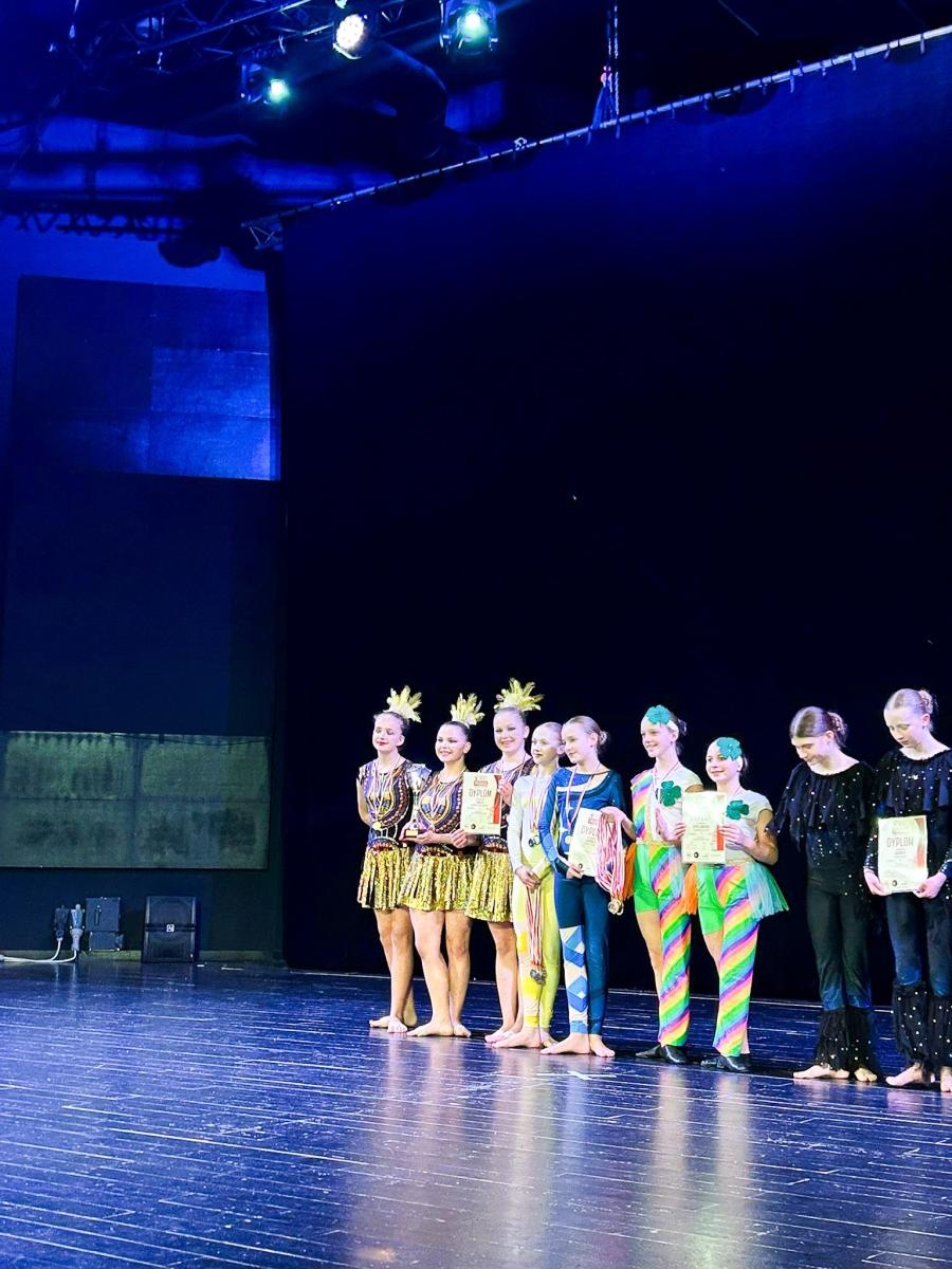 Zdjęcie w galerii na portalu naszraciborz.pl: Mażoretki ZARA otworzyły sportowy sezon startowy wiadomości z regionu