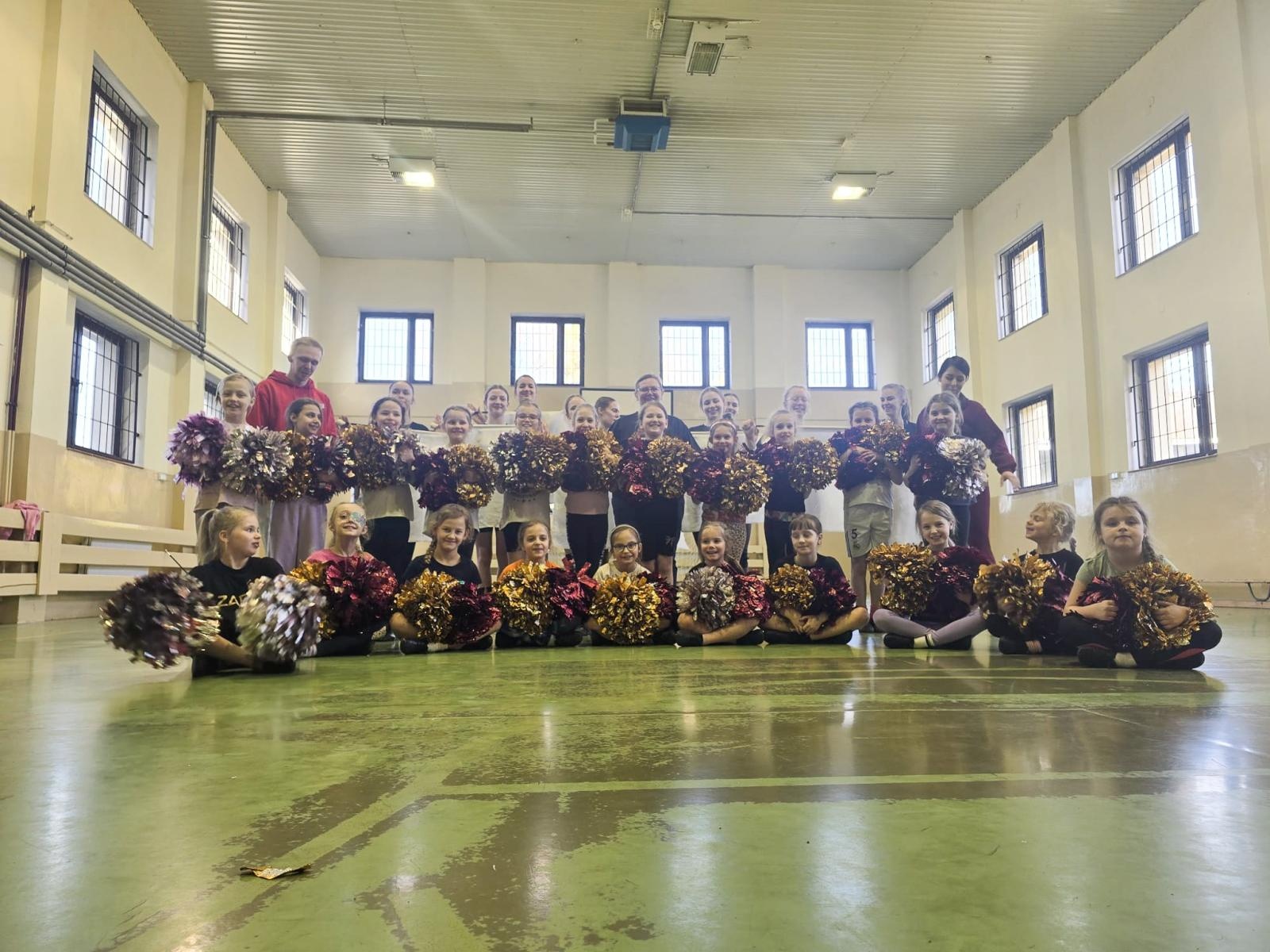 Zdjęcie w galerii na portalu naszraciborz.pl: Pracowity obóz mażoretek przed otwarciem sportowego sezonu wiadomości z regionu