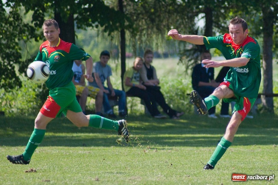 Zdjęcie w galerii na portalu naszraciborz.pl: Mecz na szczycie dla Dzimierza wiadomości z regionu