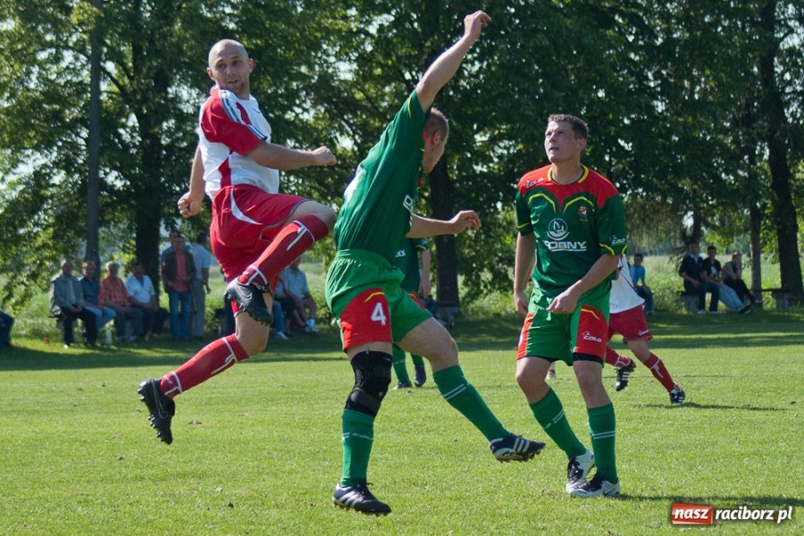 Zdjęcie w galerii na portalu naszraciborz.pl: Mecz na szczycie dla Dzimierza wiadomości z regionu