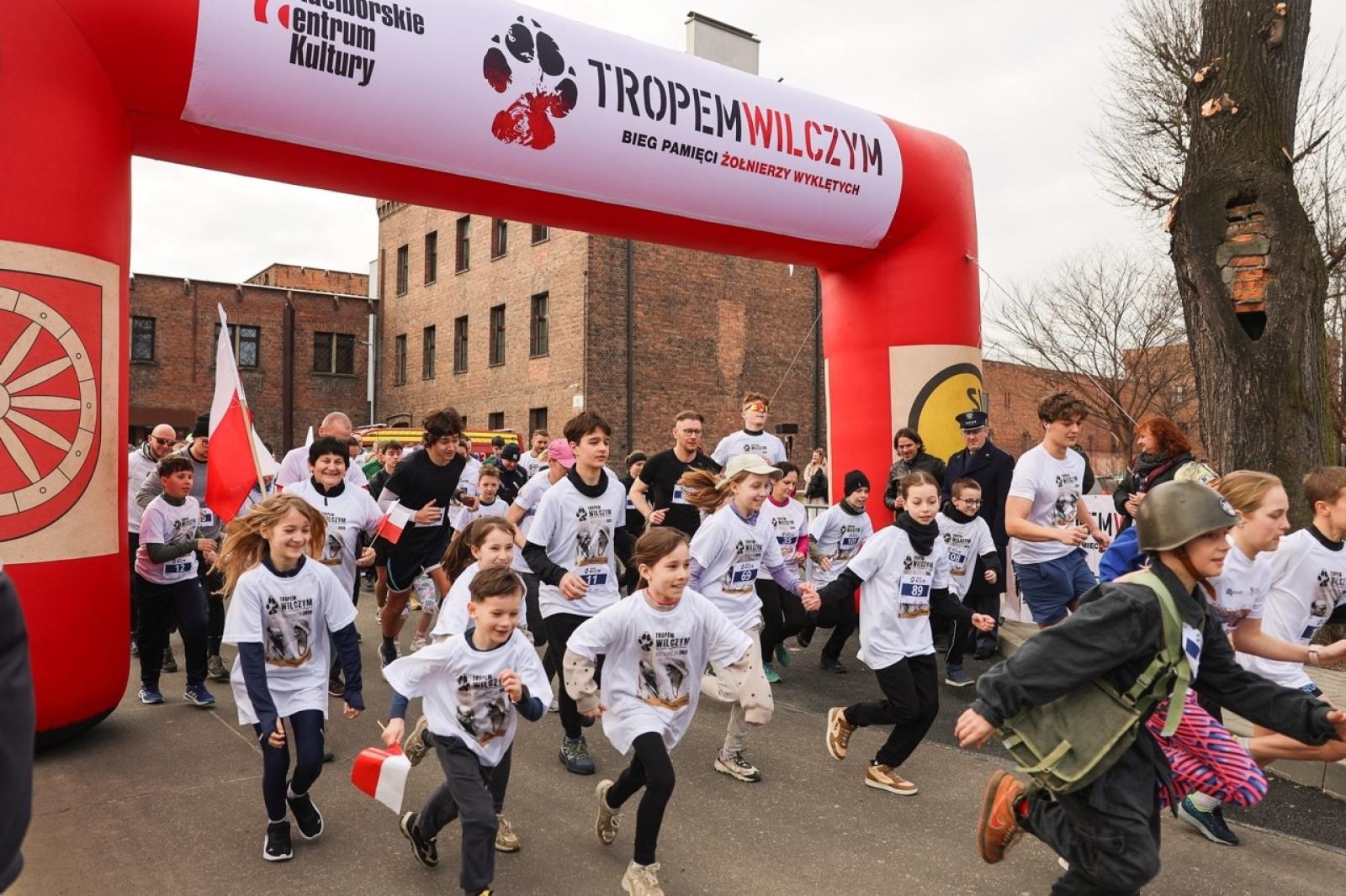 Zdjęcie w galerii na portalu naszraciborz.pl: Za nami XIV Bieg Tropem Wilczym. 120 uczestników oddało pamięć Niezłomnym wiadomości z regionu