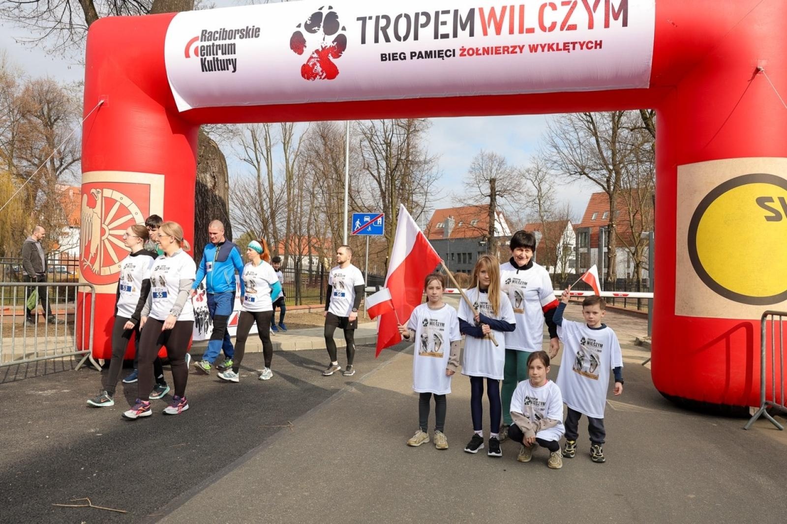 Zdjęcie w galerii na portalu naszraciborz.pl: Za nami XIV Bieg Tropem Wilczym. 120 uczestników oddało pamięć Niezłomnym wiadomości z regionu