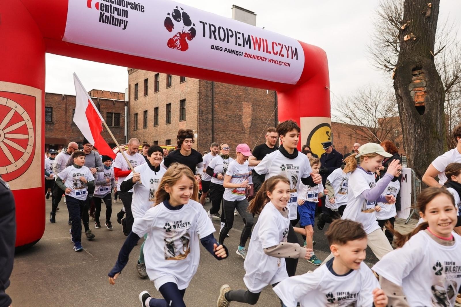 Zdjęcie w galerii na portalu naszraciborz.pl: Za nami XIV Bieg Tropem Wilczym. 120 uczestników oddało pamięć Niezłomnym wiadomości z regionu