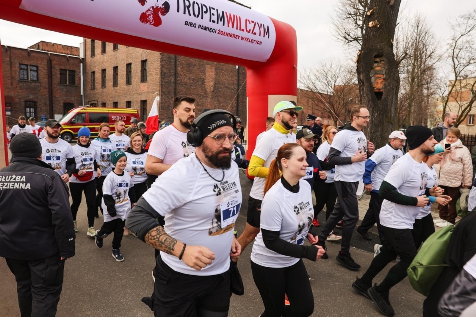 Zdjęcie w galerii na portalu naszraciborz.pl: Za nami XIV Bieg Tropem Wilczym. 120 uczestników oddało pamięć Niezłomnym wiadomości z regionu