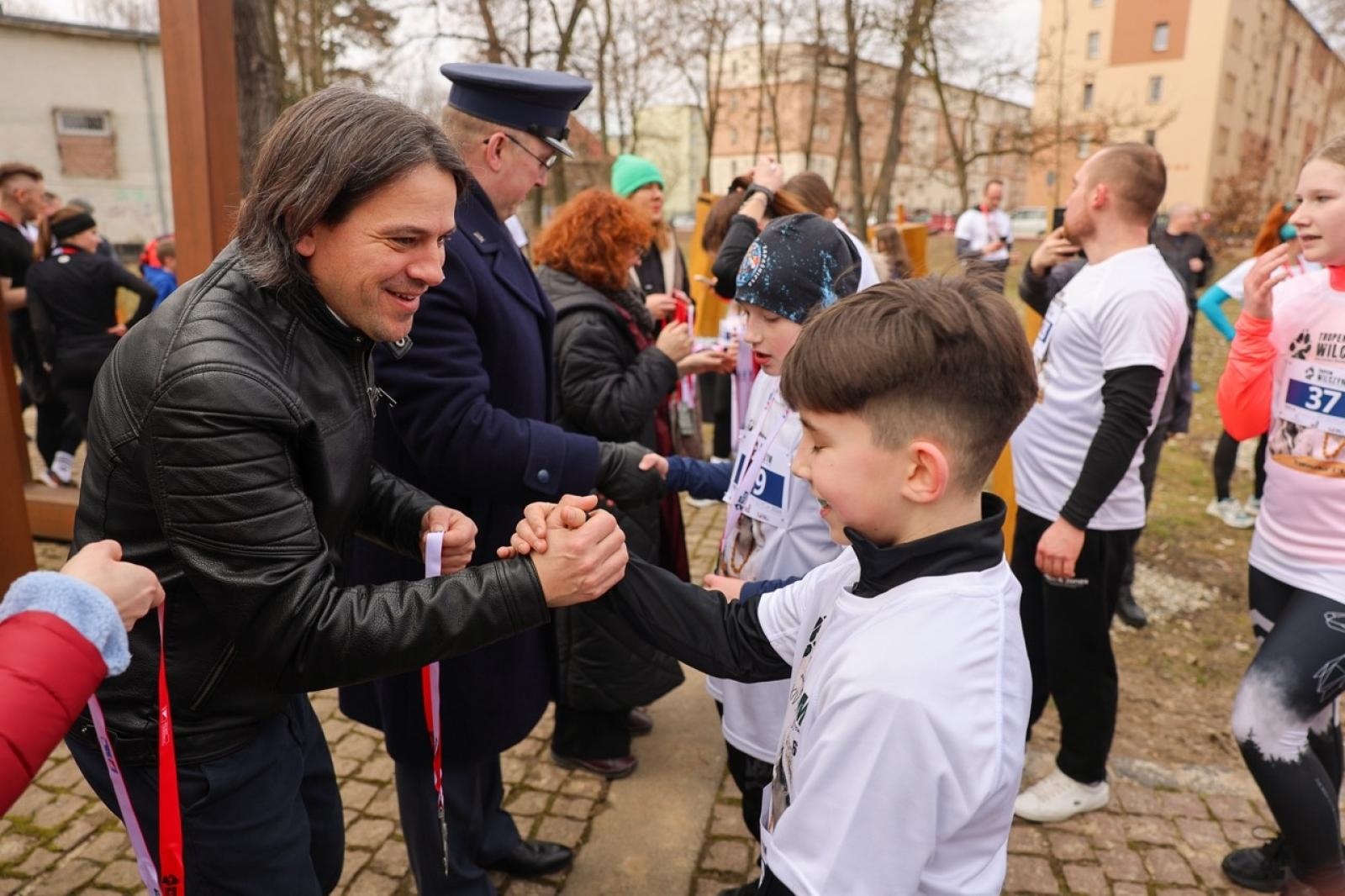 Zdjęcie w galerii na portalu naszraciborz.pl: Za nami XIV Bieg Tropem Wilczym. 120 uczestników oddało pamięć Niezłomnym wiadomości z regionu