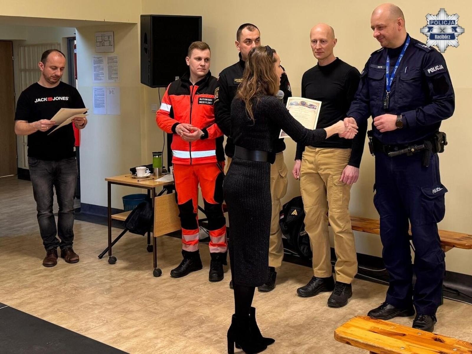 Zdjęcie w galerii na portalu naszraciborz.pl: Lekcja o numerze alarmowym 112 w Szkole Podstawowej w Bieńkowicach wiadomości z regionu