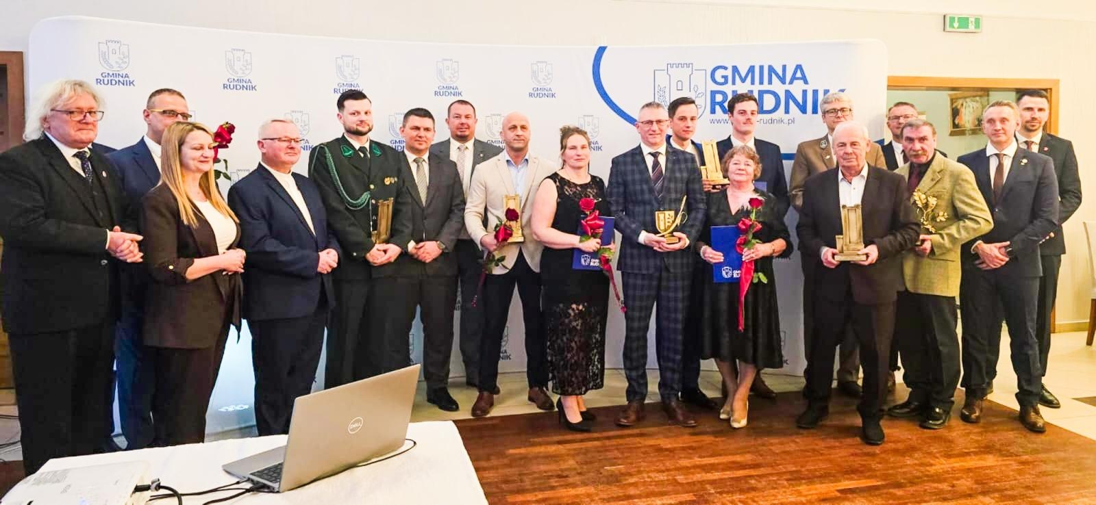 Zdjęcie w galerii na portalu naszraciborz.pl: Fiala Przedsiębiorczości gminy Rudnik w Łanach. Nagrodzono ludzi aktywnych i zaangażowanych wiadomości z regionu