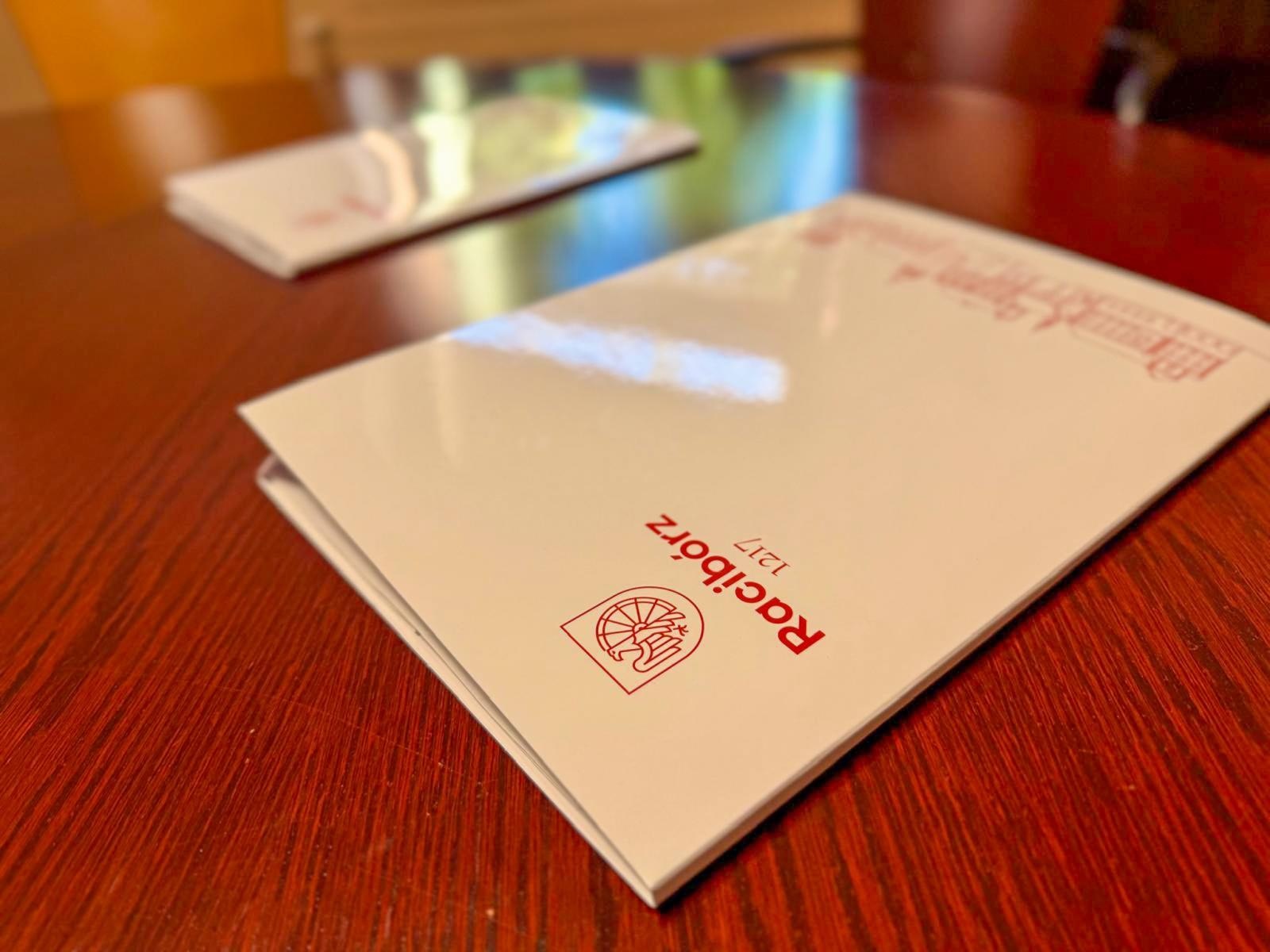 Zdjęcie w galerii na portalu naszraciborz.pl: Termomodernizacja Centrum Rehabilitacji w Raciborzu. Podpisano umowę na realizację inwestycji wiadomości z regionu