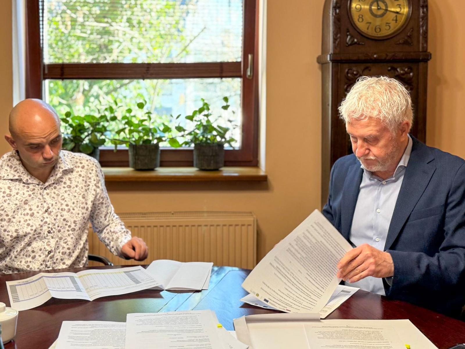 Zdjęcie w galerii na portalu naszraciborz.pl: Termomodernizacja Centrum Rehabilitacji w Raciborzu. Podpisano umowę na realizację inwestycji wiadomości z regionu