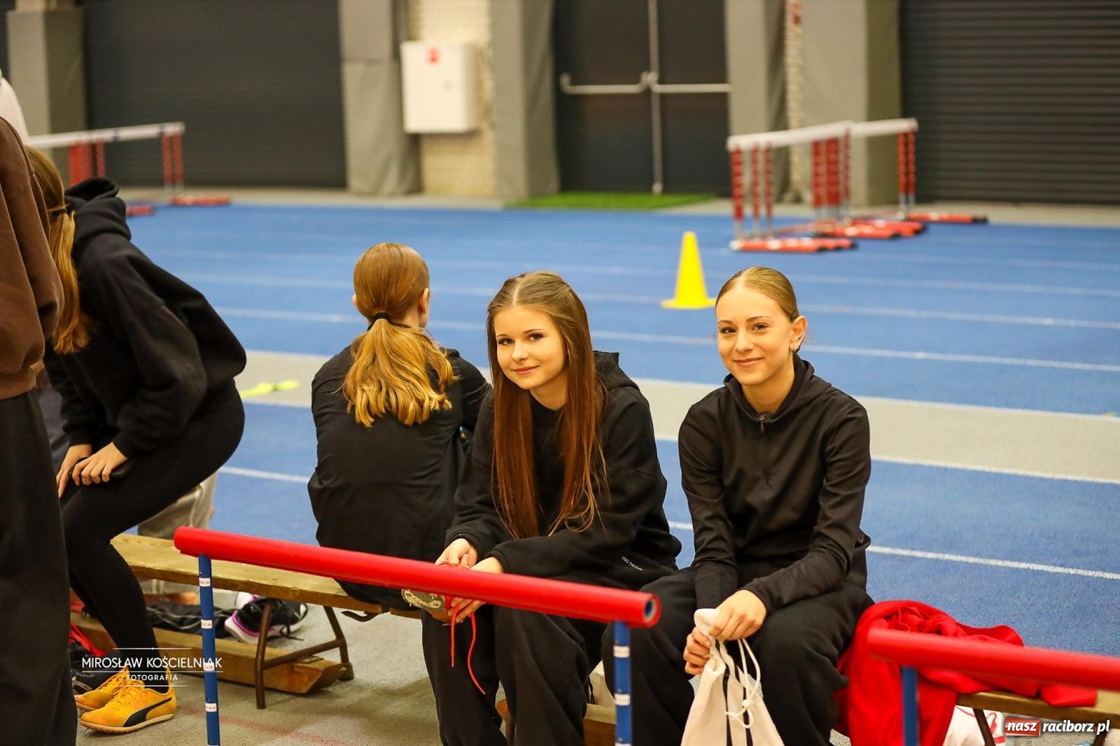 Zdjęcie w galerii na portalu naszraciborz.pl: Lekkoatletyczne Halowe Mistrzostwa Śląska U16 w Raciborzu. Jeden medal gospodarzy [FOTO i WIDEO] wiadomości z regionu