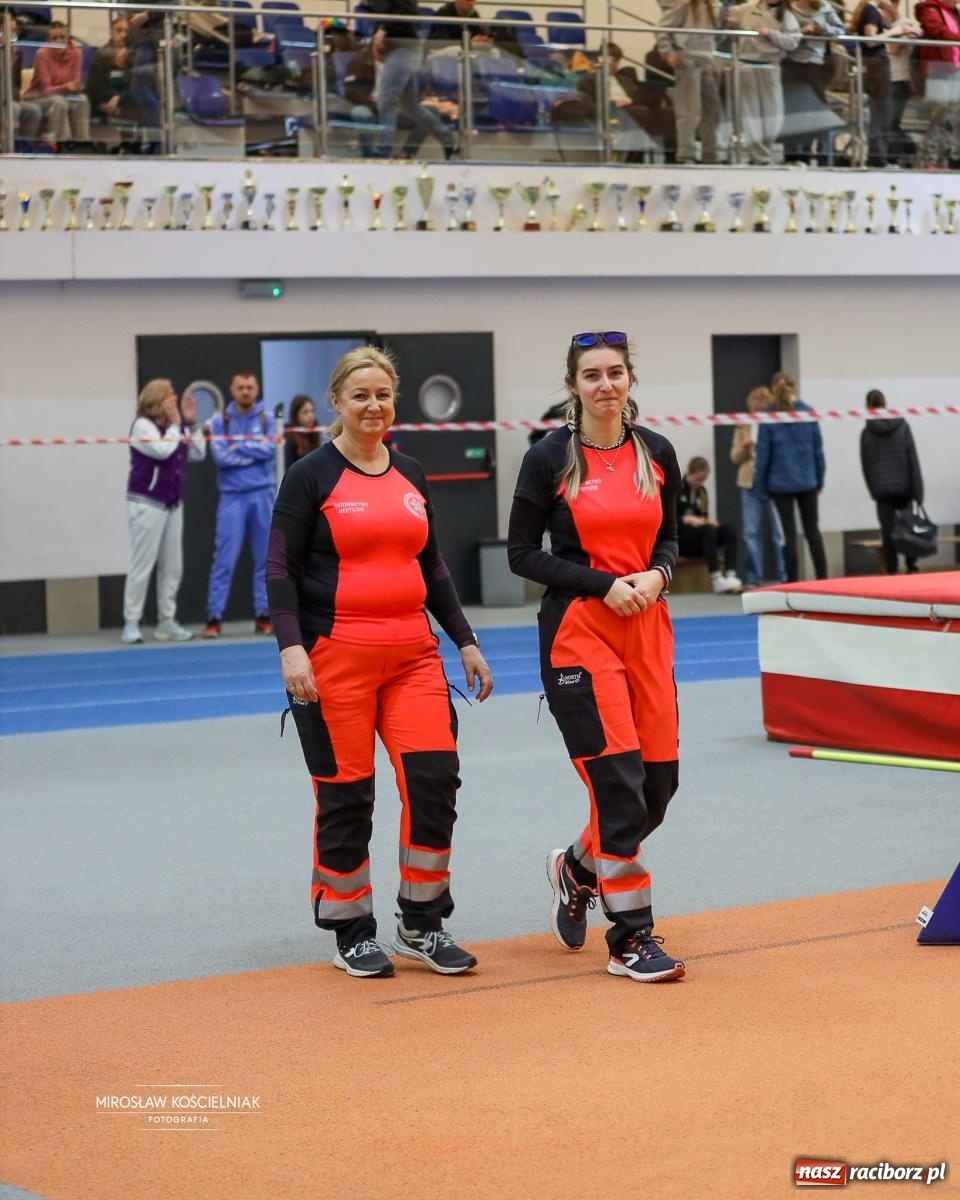 Zdjęcie w galerii na portalu naszraciborz.pl: Lekkoatletyczne Halowe Mistrzostwa Śląska U16 w Raciborzu. Jeden medal gospodarzy [FOTO i WIDEO] wiadomości z regionu