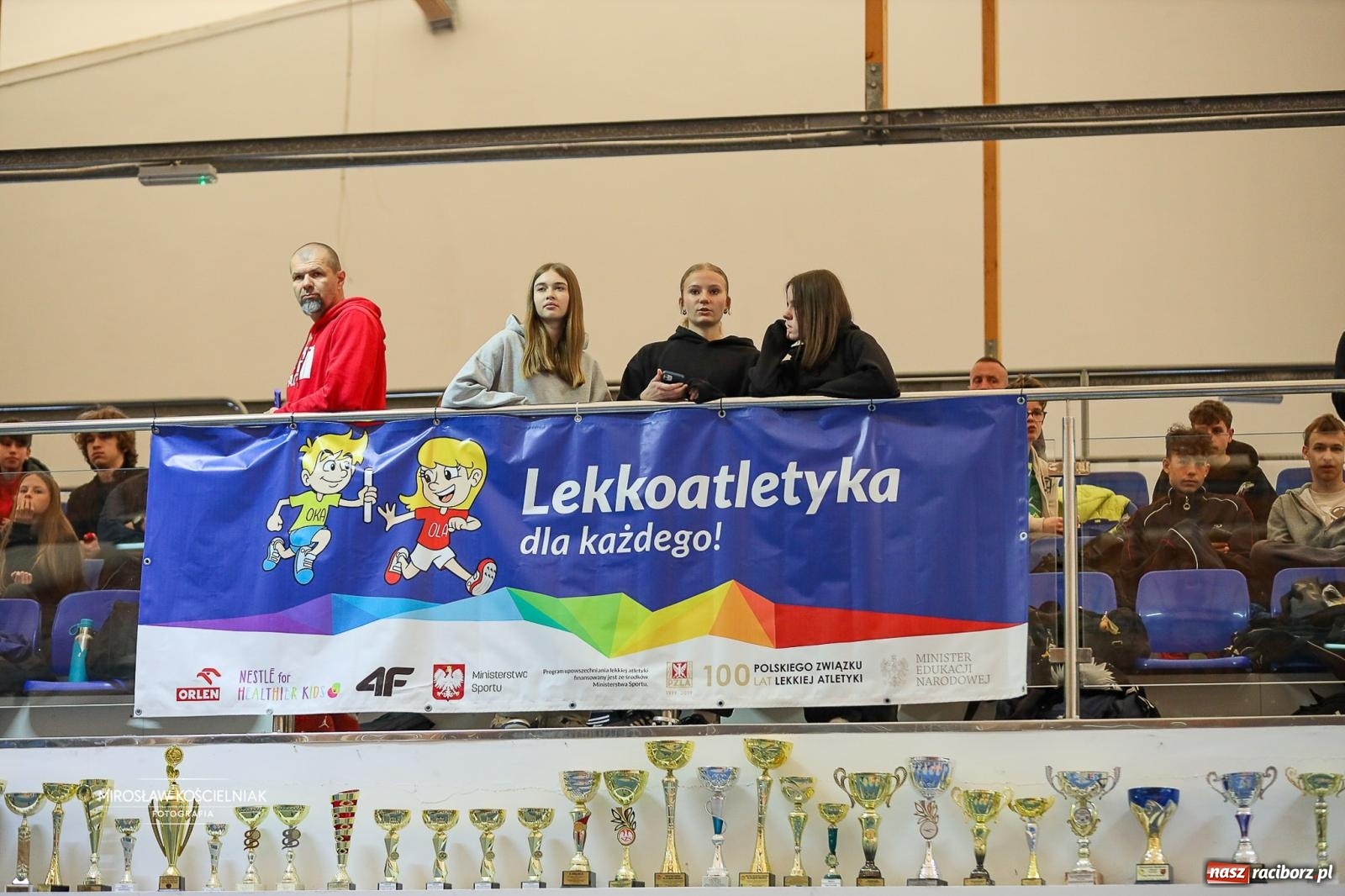 Zdjęcie w galerii na portalu naszraciborz.pl: Lekkoatletyczne Halowe Mistrzostwa Śląska U16 w Raciborzu. Jeden medal gospodarzy [FOTO i WIDEO] wiadomości z regionu