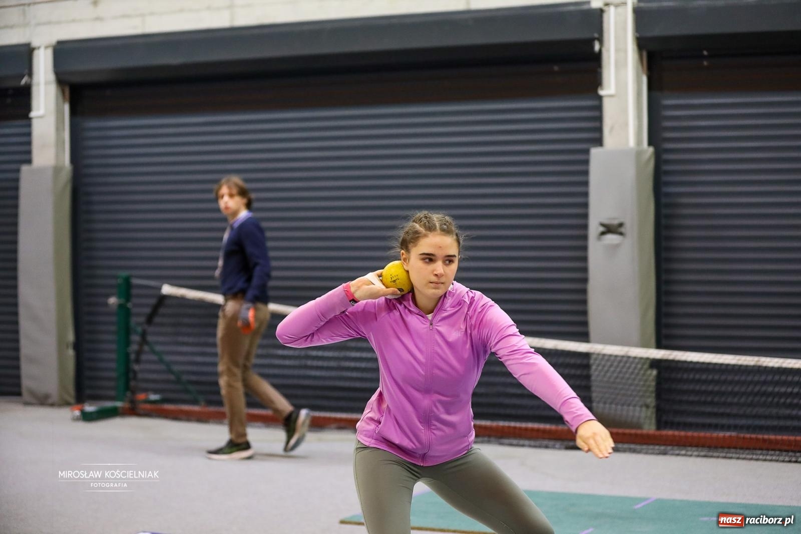 Zdjęcie w galerii na portalu naszraciborz.pl: Lekkoatletyczne Halowe Mistrzostwa Śląska U16 w Raciborzu. Jeden medal gospodarzy [FOTO i WIDEO] wiadomości z regionu