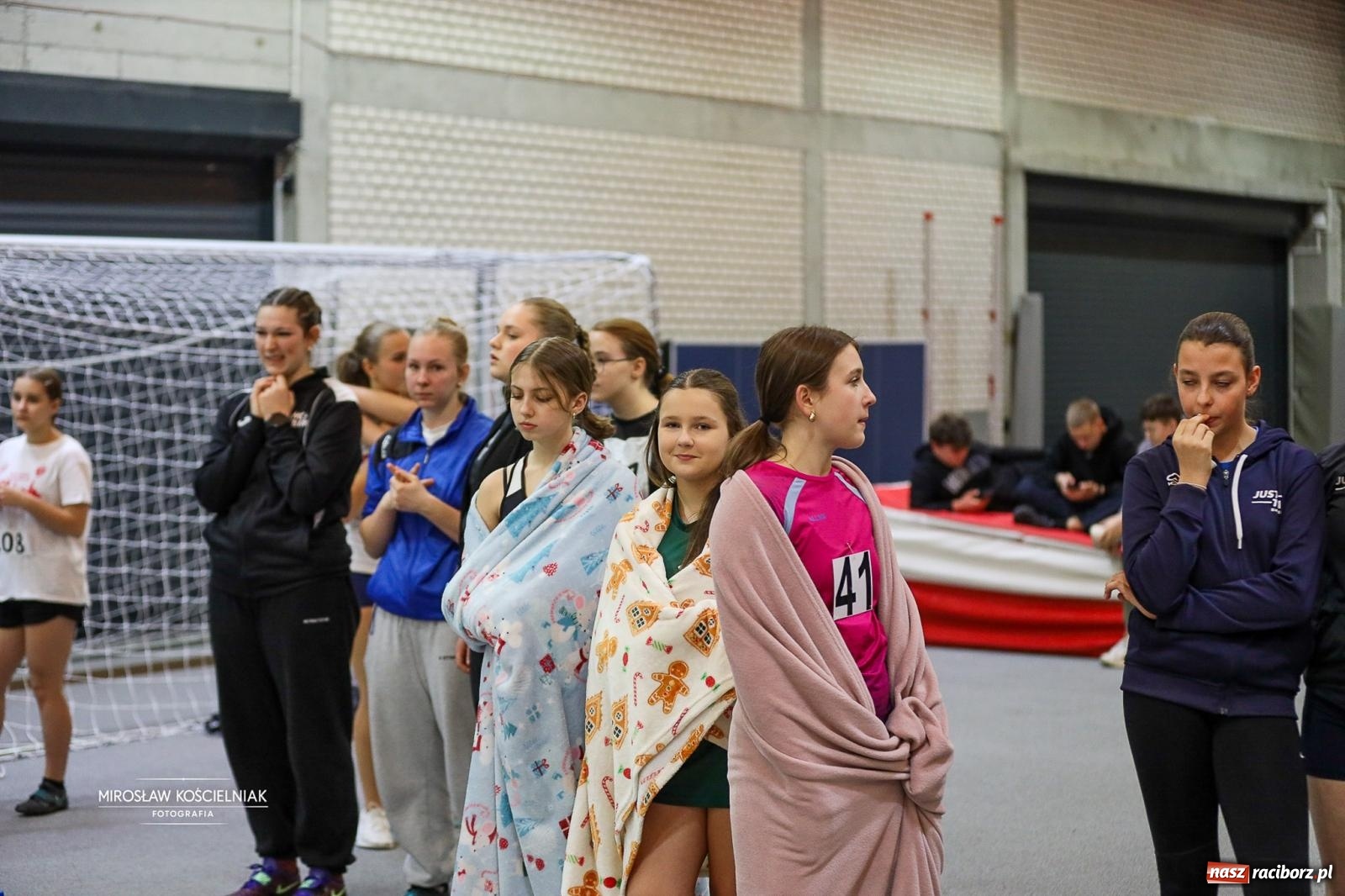 Zdjęcie w galerii na portalu naszraciborz.pl: Lekkoatletyczne Halowe Mistrzostwa Śląska U16 w Raciborzu. Jeden medal gospodarzy [FOTO i WIDEO] wiadomości z regionu