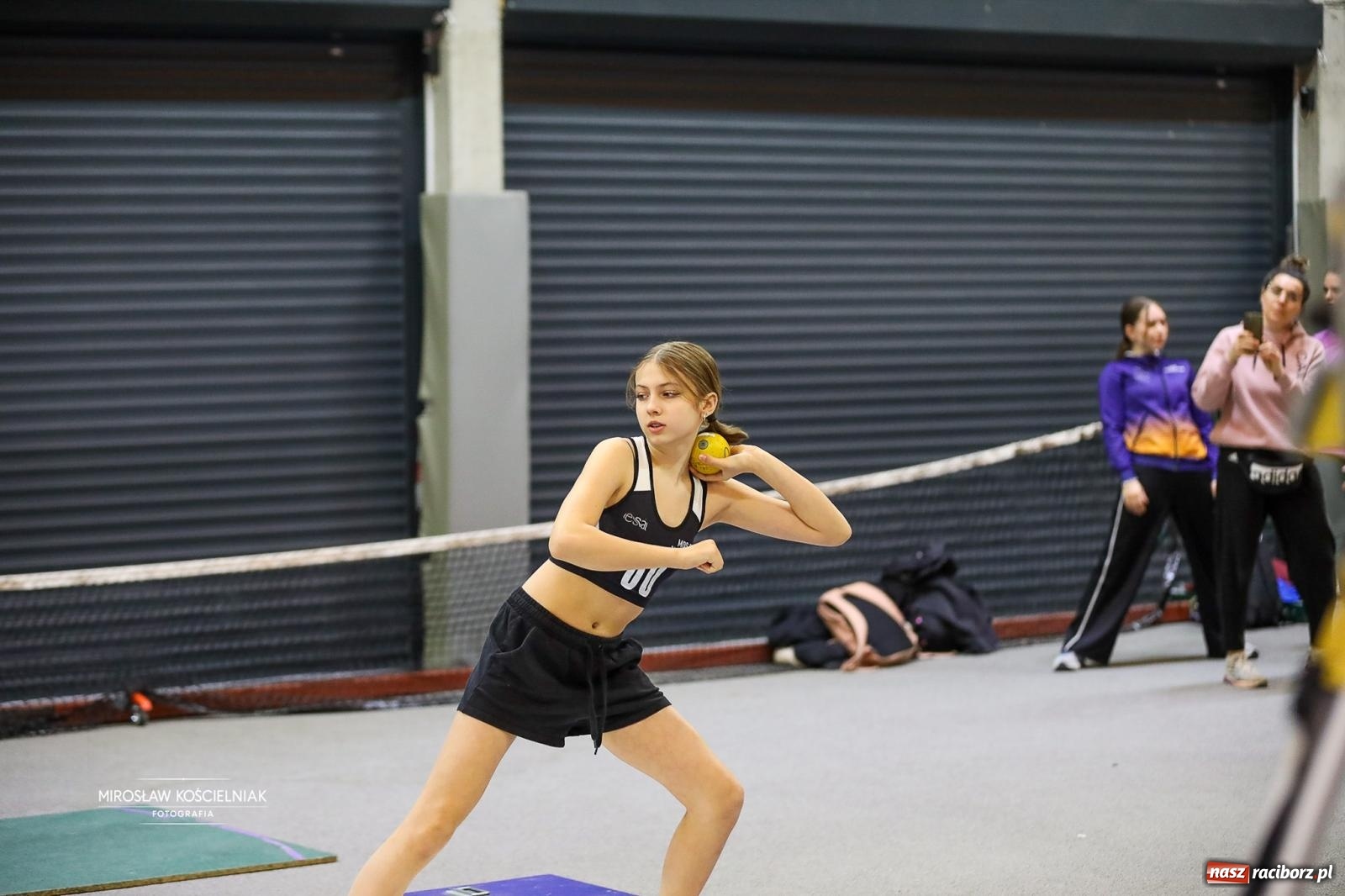 Zdjęcie w galerii na portalu naszraciborz.pl: Lekkoatletyczne Halowe Mistrzostwa Śląska U16 w Raciborzu. Jeden medal gospodarzy [FOTO i WIDEO] wiadomości z regionu