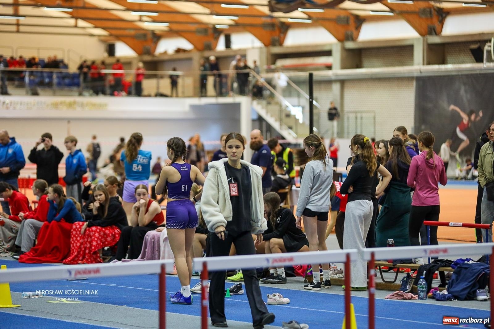 Zdjęcie w galerii na portalu naszraciborz.pl: Lekkoatletyczne Halowe Mistrzostwa Śląska U16 w Raciborzu. Jeden medal gospodarzy [FOTO i WIDEO] wiadomości z regionu