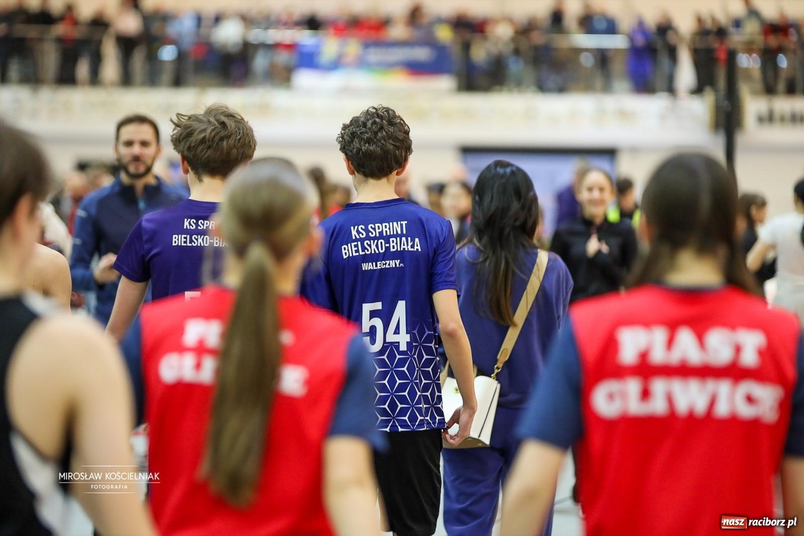 Zdjęcie w galerii na portalu naszraciborz.pl: Lekkoatletyczne Halowe Mistrzostwa Śląska U16 w Raciborzu. Jeden medal gospodarzy [FOTO i WIDEO] wiadomości z regionu
