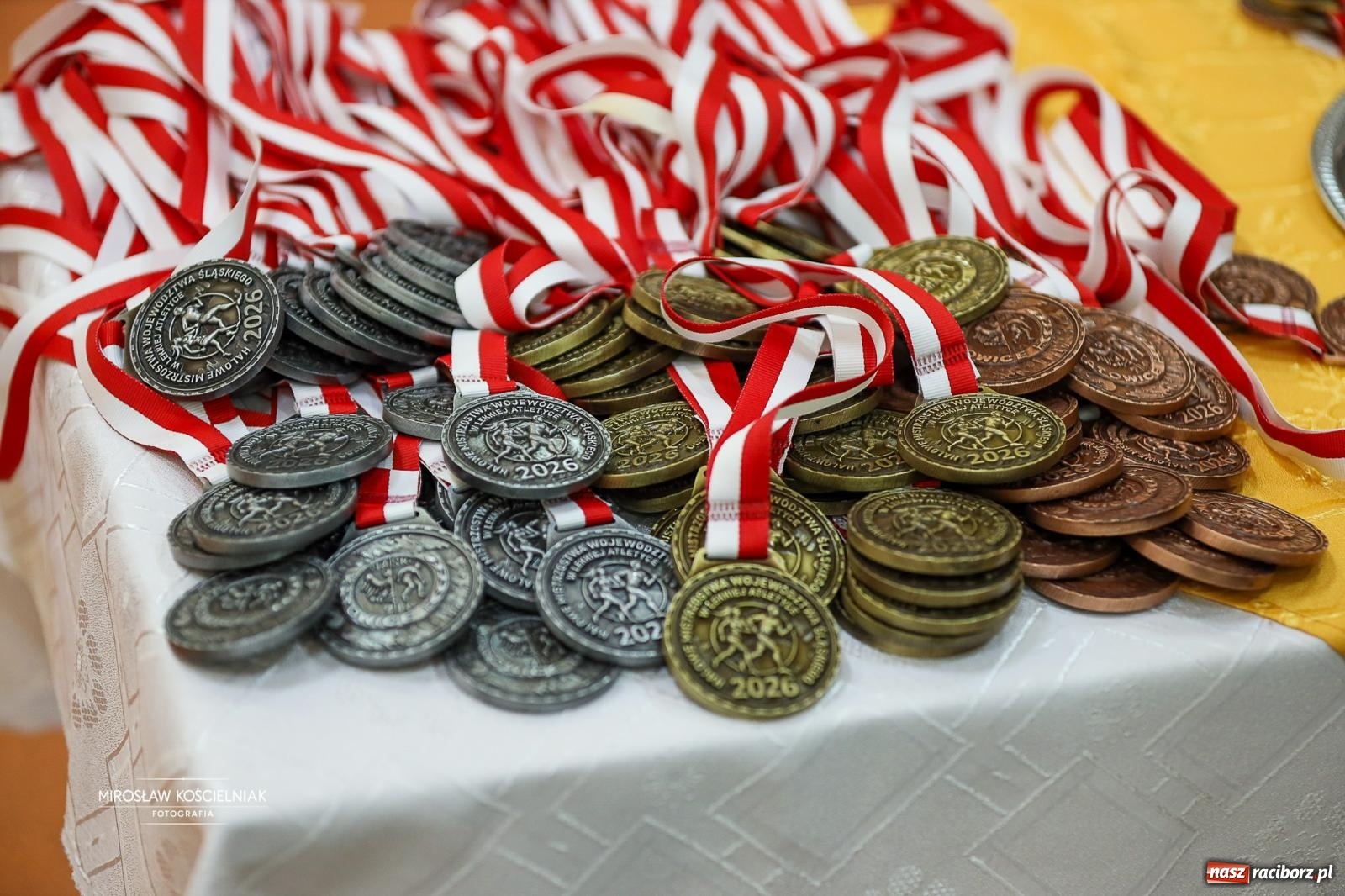 Zdjęcie w galerii na portalu naszraciborz.pl: Lekkoatletyczne Halowe Mistrzostwa Śląska U16 w Raciborzu. Jeden medal gospodarzy [FOTO i WIDEO] wiadomości z regionu