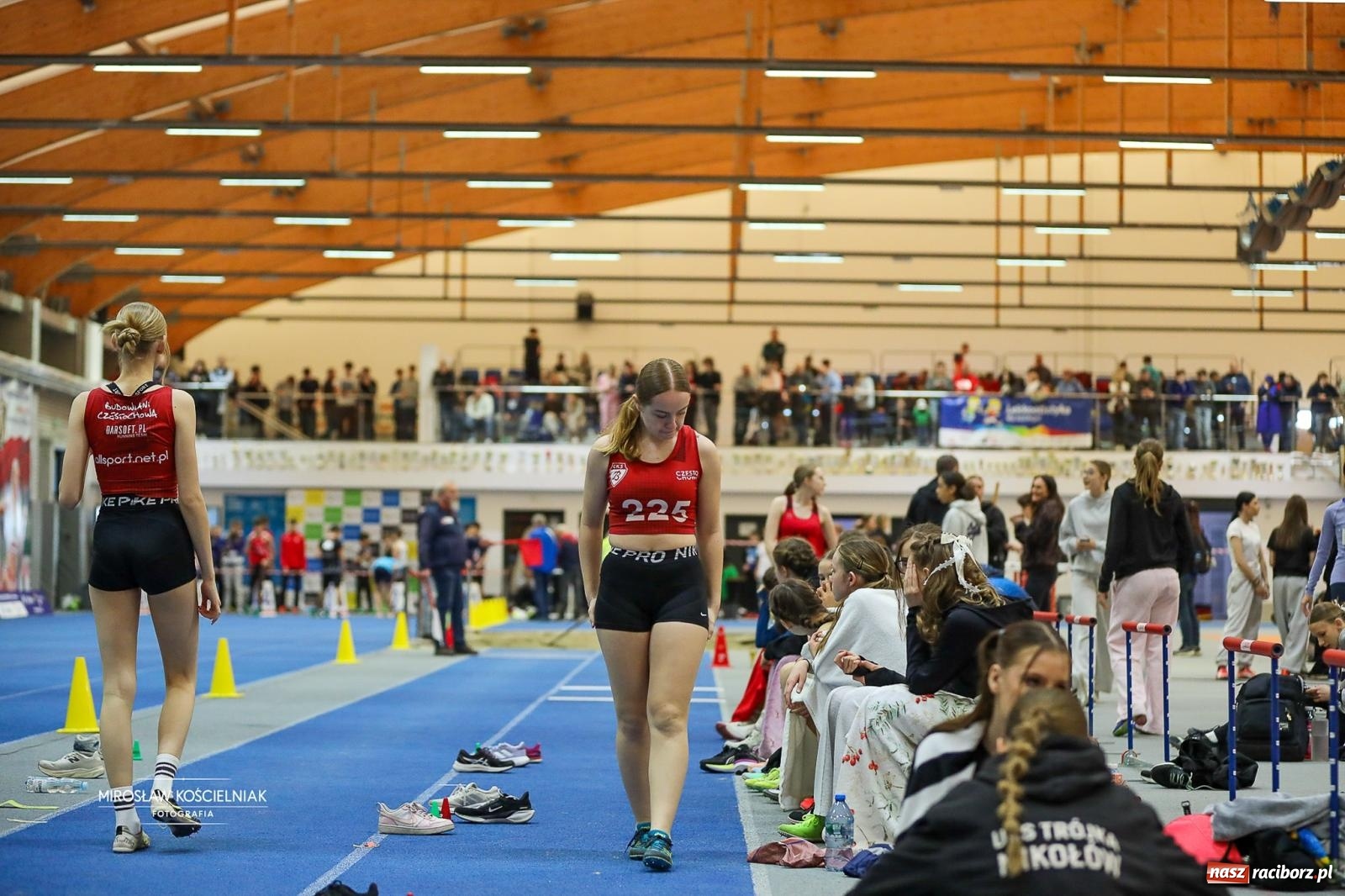 Zdjęcie w galerii na portalu naszraciborz.pl: Lekkoatletyczne Halowe Mistrzostwa Śląska U16 w Raciborzu. Jeden medal gospodarzy [FOTO i WIDEO] wiadomości z regionu