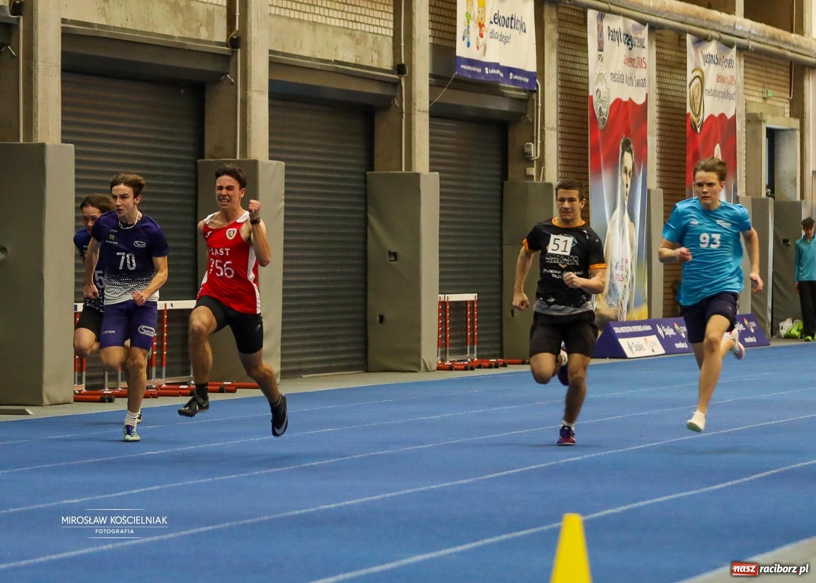 Zdjęcie w galerii na portalu naszraciborz.pl: Lekkoatletyczne Halowe Mistrzostwa Śląska U16 w Raciborzu. Jeden medal gospodarzy [FOTO i WIDEO] wiadomości z regionu