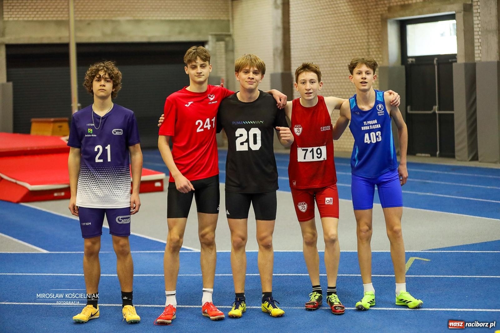 Zdjęcie w galerii na portalu naszraciborz.pl: Lekkoatletyczne Halowe Mistrzostwa Śląska U16 w Raciborzu. Jeden medal gospodarzy [FOTO i WIDEO] wiadomości z regionu