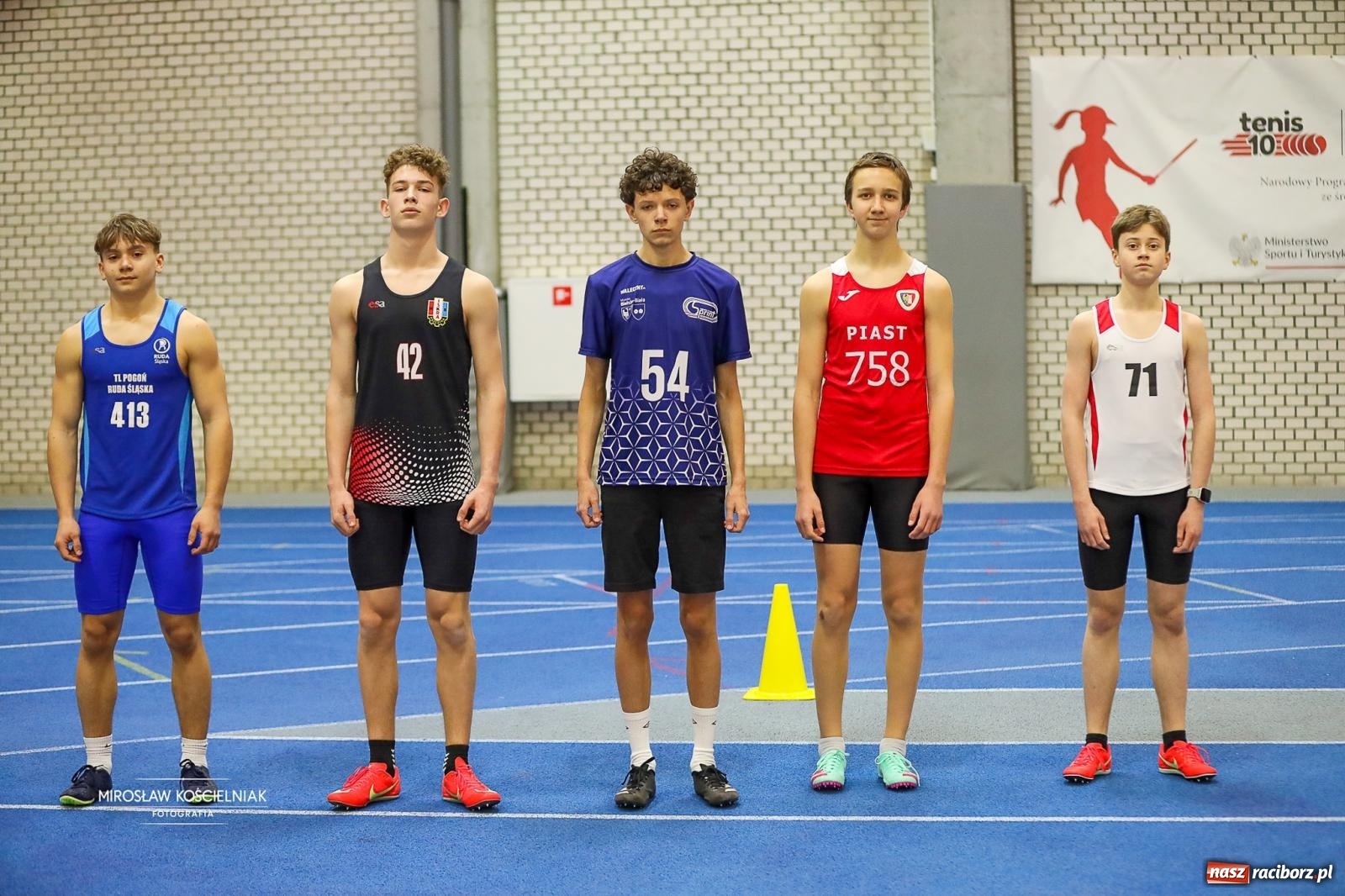 Zdjęcie w galerii na portalu naszraciborz.pl: Lekkoatletyczne Halowe Mistrzostwa Śląska U16 w Raciborzu. Jeden medal gospodarzy [FOTO i WIDEO] wiadomości z regionu