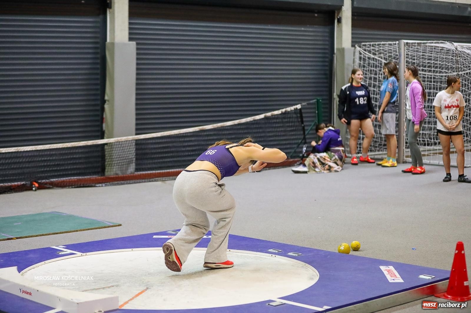Zdjęcie w galerii na portalu naszraciborz.pl: Lekkoatletyczne Halowe Mistrzostwa Śląska U16 w Raciborzu. Jeden medal gospodarzy [FOTO i WIDEO] wiadomości z regionu