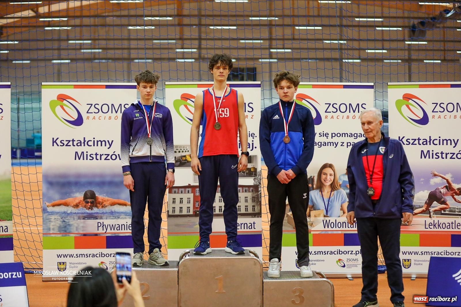 Zdjęcie w galerii na portalu naszraciborz.pl: Lekkoatletyczne Halowe Mistrzostwa Śląska U16 w Raciborzu. Jeden medal gospodarzy [FOTO i WIDEO] wiadomości z regionu