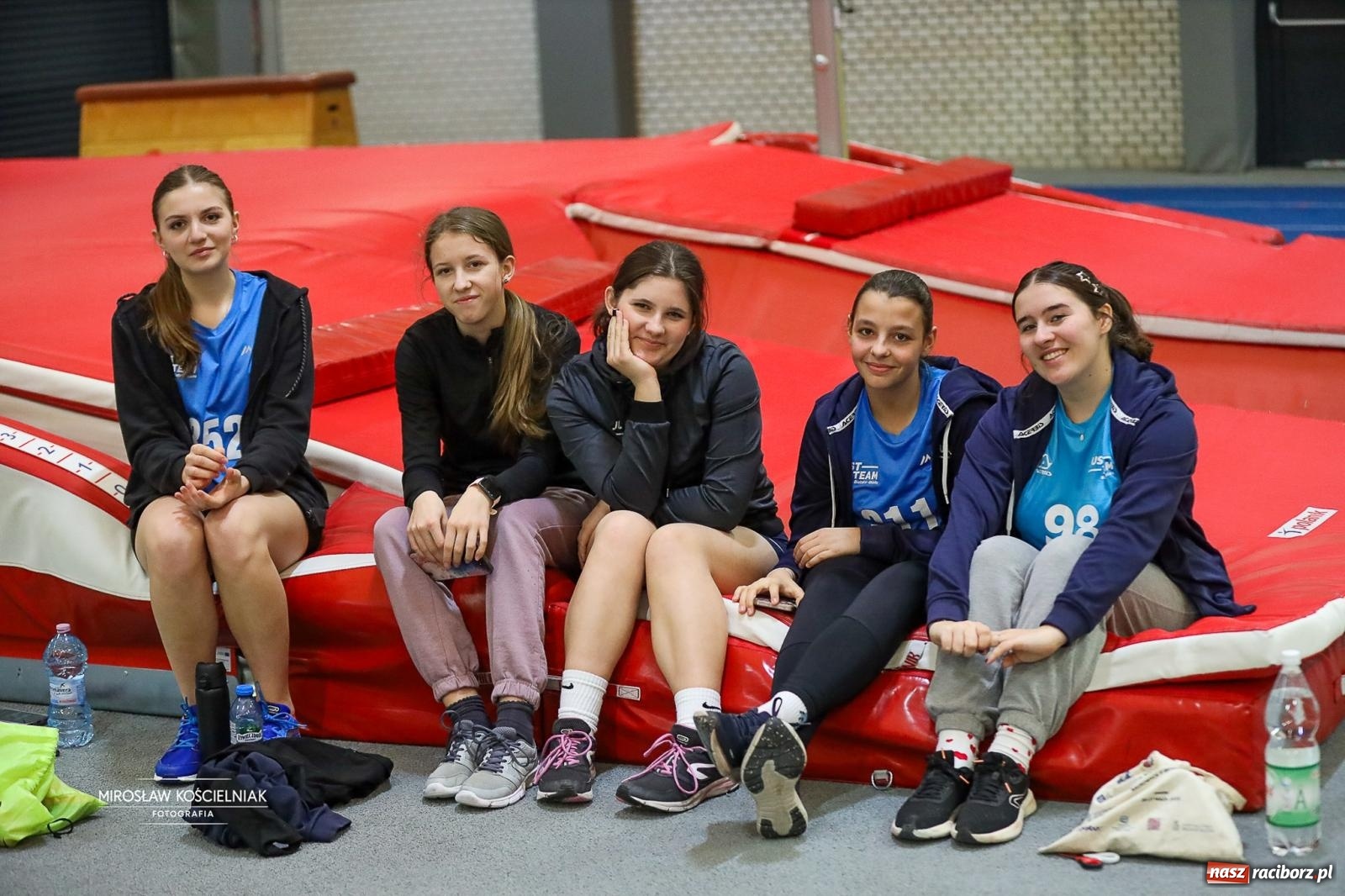 Zdjęcie w galerii na portalu naszraciborz.pl: Lekkoatletyczne Halowe Mistrzostwa Śląska U16 w Raciborzu. Jeden medal gospodarzy [FOTO i WIDEO] wiadomości z regionu